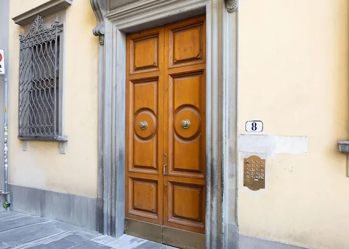Stunning In Santa Croce Historic Area Florens